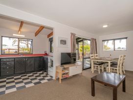 Surf’scape - Whitianga Holiday Home -  - 1121717 - thumbnail photo 4