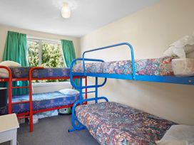 Seaview House - Wainui Holiday Home -  - 1121746 - thumbnail photo 16