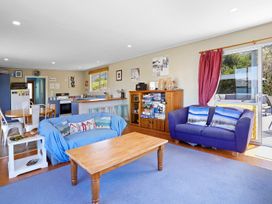 Seaview House - Wainui Holiday Home -  - 1121746 - thumbnail photo 6