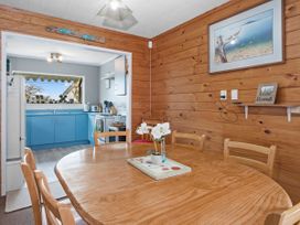 Roseville - Snells Beach Holiday Home -  - 1122592 - thumbnail photo 8