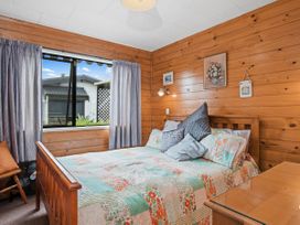 Roseville - Snells Beach Holiday Home -  - 1122592 - thumbnail photo 10