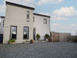 4 bedroom Cottage for rent in Benllech