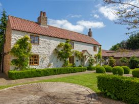 4 bedroom Cottage for rent in Doncaster