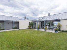 The Lakehouse - Cromwell Holiday Home -  - 1124055 - thumbnail photo 40