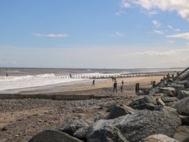 2 Rowan Walk - North Yorkshire (incl. Whitby) - 1124075 - thumbnail photo 16