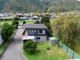 Sounds Good - Waikawa Holiday Home and Berth -  - 1124804 - thumbnail photo 27