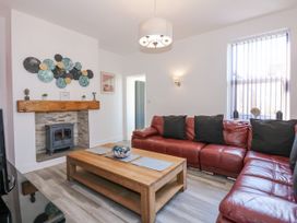 4 bedroom Cottage for rent in Mablethorpe