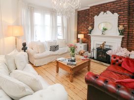 4 bedroom Cottage for rent in Cardiff