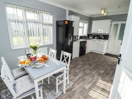 Pinder's Retreat - North Yorkshire (incl. Whitby) - 1126871 - thumbnail photo 8