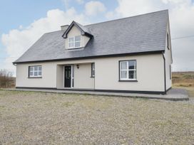 4 bedroom Cottage for rent in Lettermore