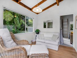 West and Relaxation – Greytown Holiday Home -  - 1127901 - thumbnail photo 9