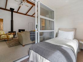 West and Relaxation – Greytown Holiday Home -  - 1127901 - thumbnail photo 10