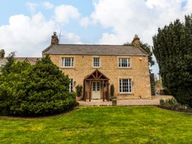 5 bedroom Cottage for rent in Prudhoe