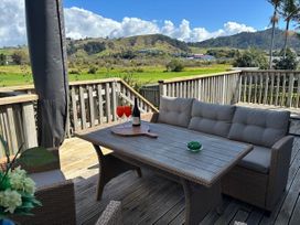 Hillview Delights - Waihi Beach Holiday Home -  - 1128463 - thumbnail photo 1