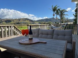Hillview Delights - Waihi Beach Holiday Home -  - 1128463 - thumbnail photo 2