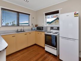 Coopers Kiwi Bach - Coopers Beach Holiday Home -  - 1129693 - thumbnail photo 8