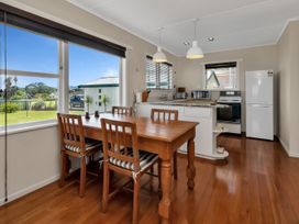Coopers Kiwi Bach - Coopers Beach Holiday Home -  - 1129693 - thumbnail photo 12