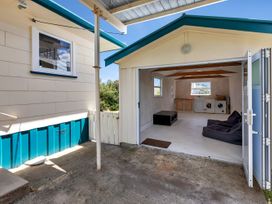 Coopers Kiwi Bach - Coopers Beach Holiday Home -  - 1129693 - thumbnail photo 17