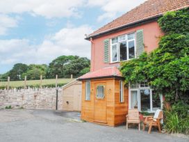 2 bedroom Cottage for rent in Dartmouth