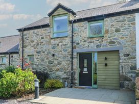 2 bedroom Cottage for rent in Brynsiencyn