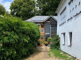 1 bedroom Cottage for rent in Dartmouth