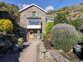 4 bedroom Cottage for rent in Barmouth