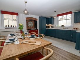 2 bedroom Cottage for rent in Burford