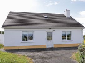3 bedroom Cottage for rent in Annagry