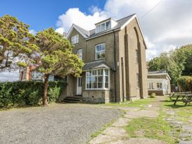 7 bedroom Cottage for rent in Tywyn