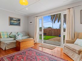 The Remodelling Room - Mount Maunganui Cottage -  - 1135129 - thumbnail photo 10