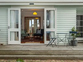 The Remodelling Room - Mount Maunganui Cottage -  - 1135129 - thumbnail photo 6