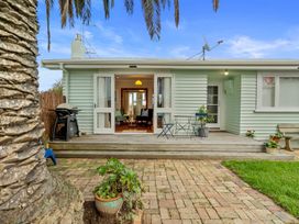 The Remodelling Room - Mount Maunganui Cottage -  - 1135129 - thumbnail photo 5