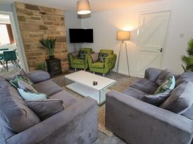 4 bedroom Cottage for rent in Castleton