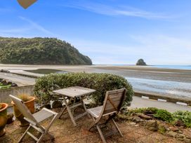 Beachside Bliss – Waiwera Beachfront Holiday Home -  - 1135871 - thumbnail photo 1