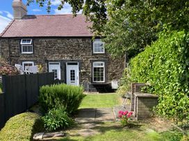 2 bedroom Cottage for rent in Conwy
