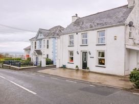 4 bedroom Cottage for rent in New Quay