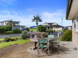 Shores Getaway - One Tree Point Holiday Home -  - 1138323 - thumbnail photo 2