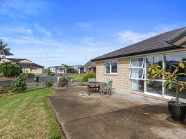 Shores Getaway - One Tree Point Holiday Home -  - 1138323 - thumbnail photo 3