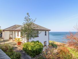 5 bedroom Cottage for rent in Fairbourne