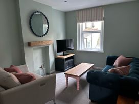 2 bedroom Cottage for rent in Dartmouth