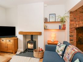 2 bedroom Cottage for rent in Richmond