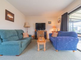 Glenfiddich Lodge - Te Anau Holiday Home -  - 1139132 - thumbnail photo 3