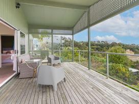 Relax Away - Snells Beach Holiday Home -  - 1142147 - thumbnail photo 2