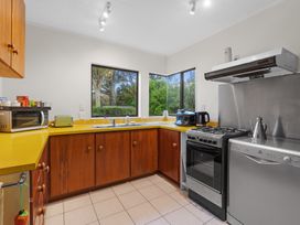 Central Comforts - Mount Eden Holiday Home -  - 1142845 - thumbnail photo 7