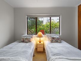 Central Comforts - Mount Eden Holiday Home -  - 1142845 - thumbnail photo 14