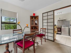 Central Comforts - Mount Eden Holiday Home -  - 1142845 - thumbnail photo 6