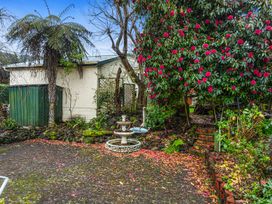Central Comforts - Mount Eden Holiday Home -  - 1142845 - thumbnail photo 20