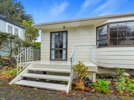 Central Comforts - Mount Eden Holiday Home -  - 1142845 - thumbnail photo 19