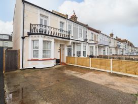 6 bedroom Cottage for rent in Clacton on Sea