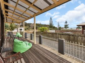 Seaside on Stratford - Cable Bay Holiday Home -  - 1144085 - thumbnail photo 32